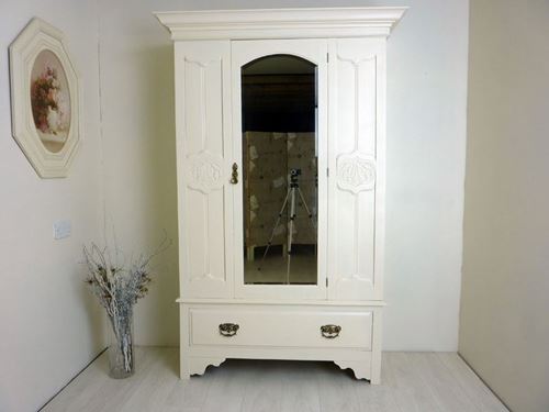 Picture of Antique Victorian Wardrobe