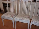 Picture of Extendable Dining Table with 4 Chairs