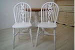 Picture of Round Pine Pedestal Table and 4 Wheelback Chairs