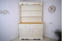 Picture of Elegant Pine Dresser