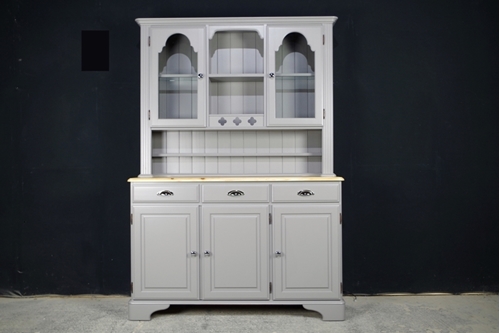 Picture of Ducal Country Pine Dresser in Oberon