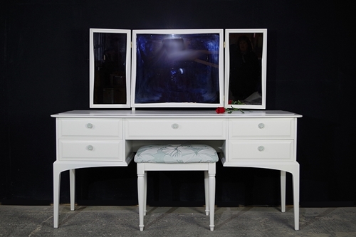 Picture of Stag Dressing Table with Stool in Pointing