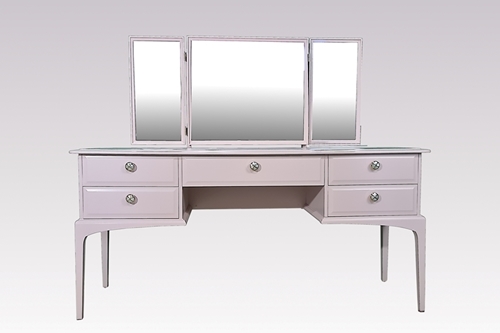 Picture of Stag Minstrel Dressing Table in Orchard Pink